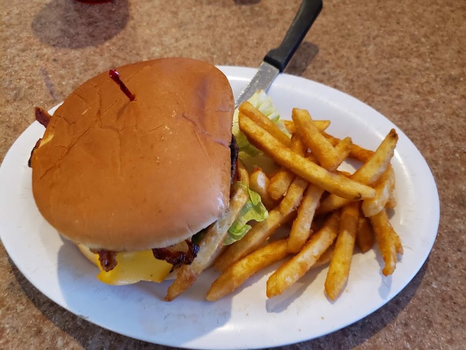 Cheeseburger Served with French Fries